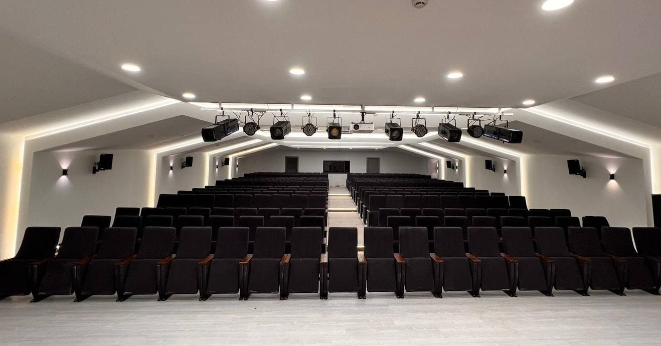 KONFERANS SALONU ONARIMI